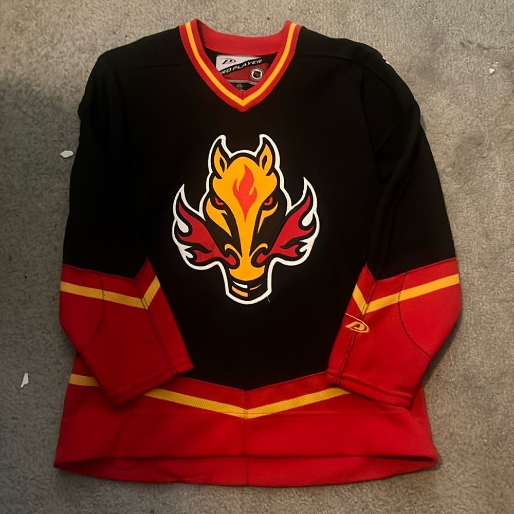 🏒 Vintage Calgary Flames Jersey Youth size L/XL GUC